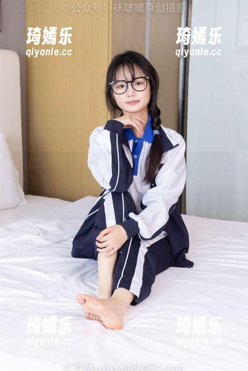 BoBoSocks袜啵啵 - 图片发来啦！“甜甜圈”与高跟鞋的故事，猜没人能摔倒得如此优雅！