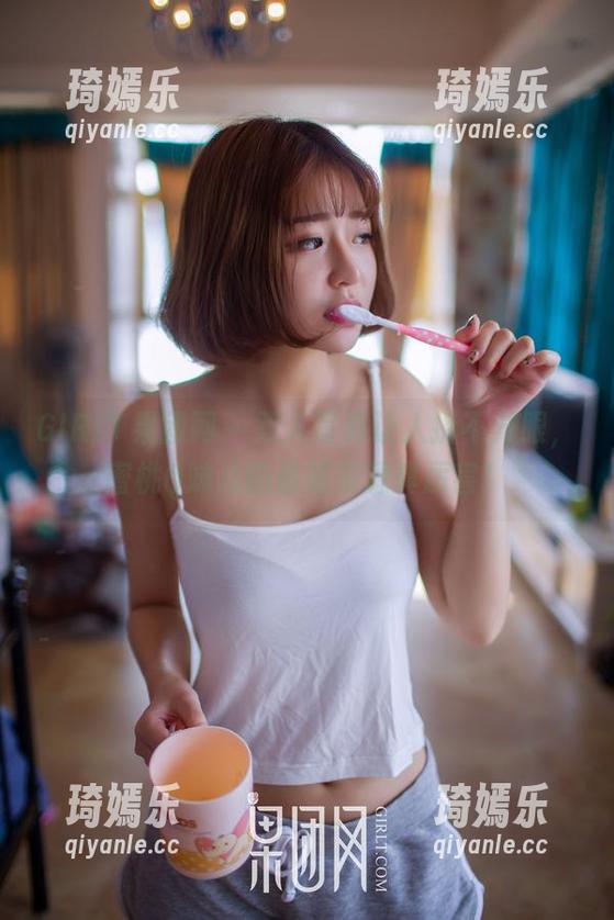 GIRLT果团网 - 双人写真让人拆不开眼，蜜桃Q妹儿的最新资源真厉害！