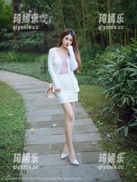HuaYang花漾 - 艾栗栗栗栗栗栗吖天台出没中，发现自拍新技巧——精选图库为您送上欢乐时刻