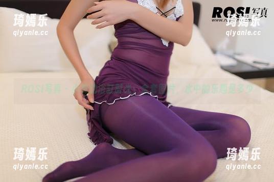 ROSI写真-小莉 ROSI写真 - 小莉的浴缸时光:全套图片,水中的乐趣是多少