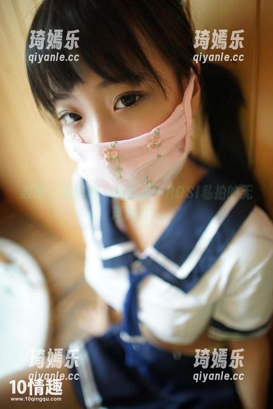 胶带、姿势和一丝俏皮—ROSI私拍的无声对白！
