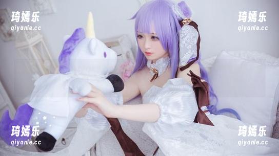 身为一只大凤，Sayako＿今年4岁的定制写真究竟能给我多少灵感呢？难道我也能成为模特？
