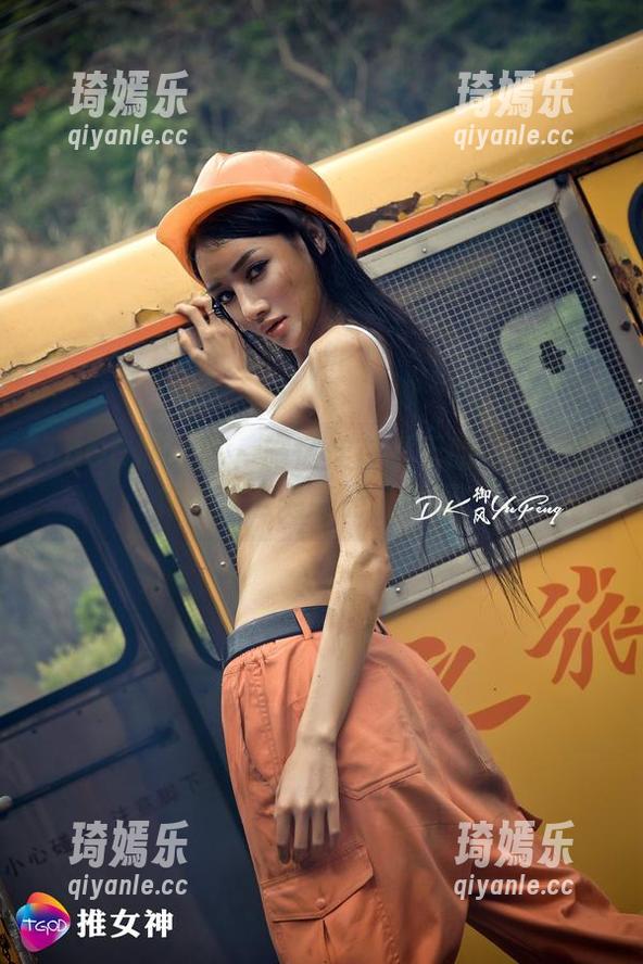 TGOD推女神 - 施忆佳在夏天的图集：你见过这么随意的分享吗？