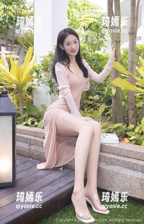 Xiuren秀人网 - 听说千夜未来的女仆合集能驱邪？登录下载一份？