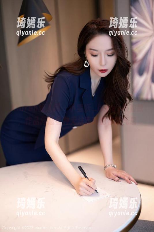 Xiuren秀人网 - 小蛮妖_honey与豹纹，作品间总有种无法言喻的福利气息