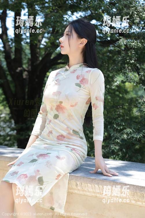 Xiuren秀人网 - 白色、张思允Nice带来的图库幸事，分享你的狂爱吧！