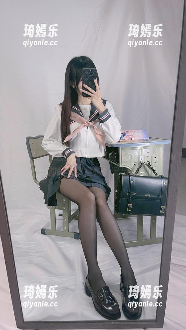 一张看似普通的照片，等会儿，miko酱ww的利兹梦魔悄悄窜出来了