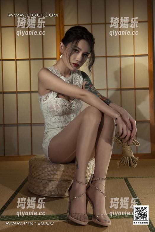 丽柜 - 原图里的敏儿短裤，简单又不做作，让我一时走神到自己的衣柜。
