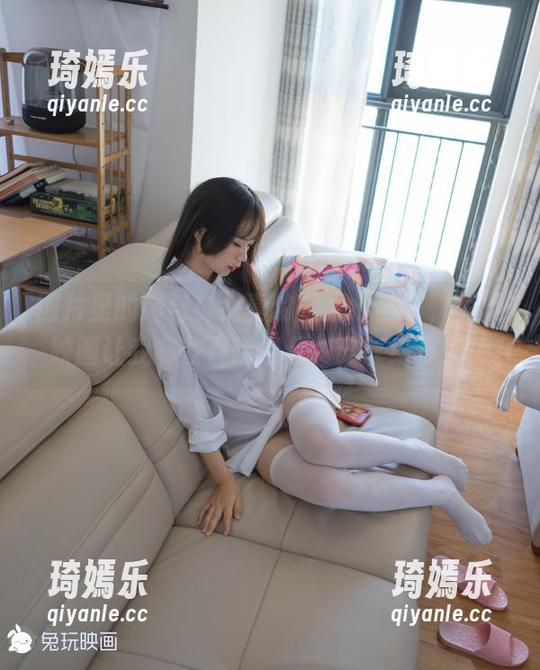图片里的猫与少女真的是太抓马了，兔玩映画让我有些目瞪口呆，分享给你们！