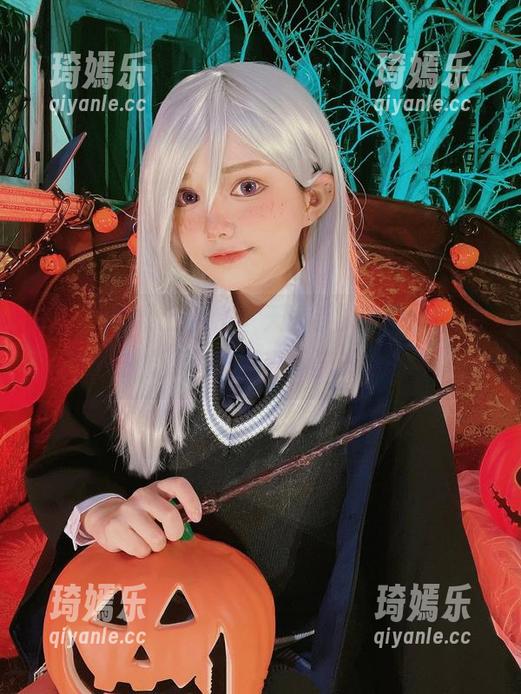 六二二同学的新作“天谕手游炎天”，观看的时候就像在烈日下流汗，哈哈。