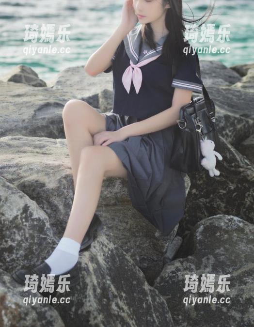 南桃Momoko 南桃Momoko的高清透明秀:分享一下这份直白的美吧