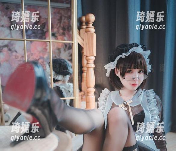 南鸽 这一系列,南鸽的透明女仆写真,像无形的纱,资源层层叠加。
