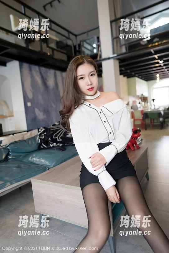 嗲囡囡 - 看到SiByl李思宁的短裙美图，只想收藏不想下载。