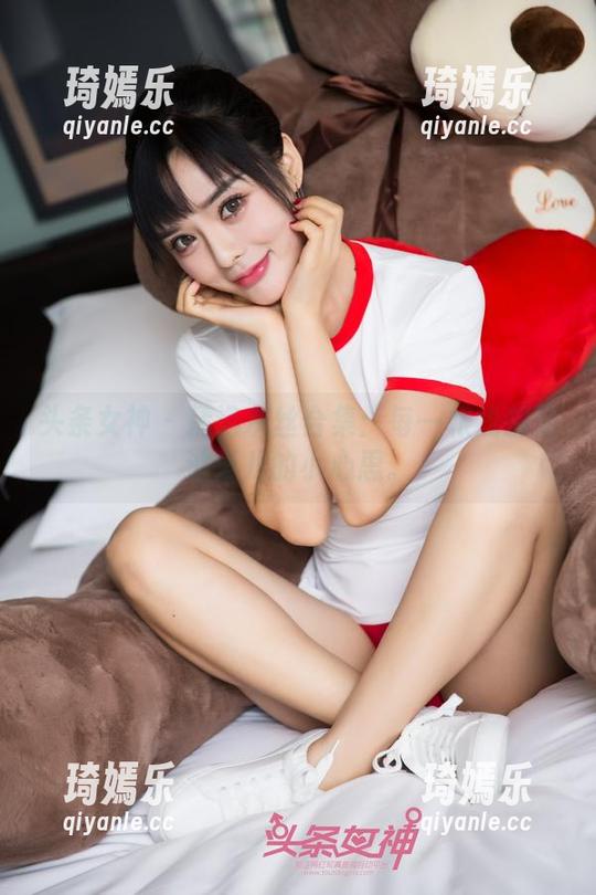 头条女神 - 精选灰丝合集：每一根线都是迪爱儿的小心思。