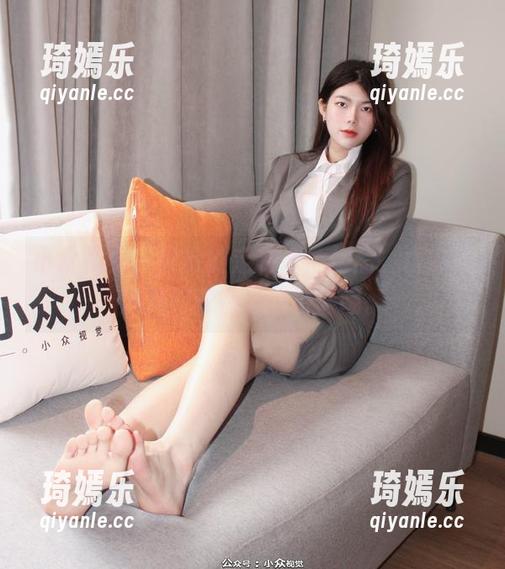 小众视觉 - 玲玲的定制泳池作品，水中泡泡声好像在说悄悄话呢。
