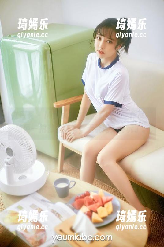 尤蜜荟 - M梦baby在浴室的精选作品，随便一拍都是意境，无奈她太会玩了。