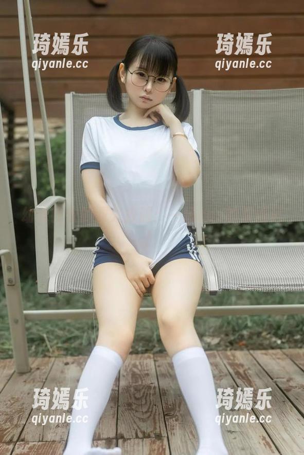 幼水铃衣 幼水铃衣的双人校服:一场cos的双城记!
