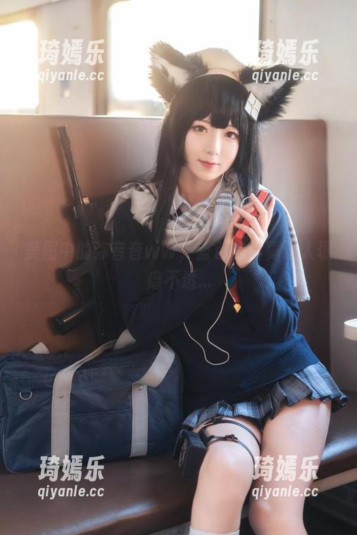 美图中的弥音音ww，蓝色的你真让人琢磨不透...
