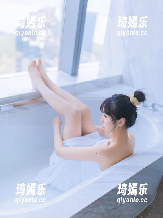 念雪ww的粉色写真？非得用这种“糖果色”来吸引我注意吗