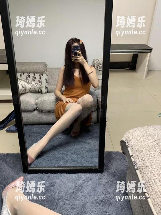 微密圈 - 提袜少女新作图包，微信朋友圈的日常波澜不惊你看过吗？