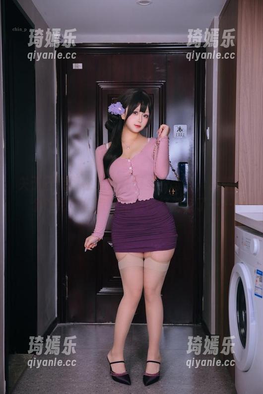 日奈娇 关于日奈娇在黑色礼服里的写真,真想给个评论,但我的脑袋已经混乱了……