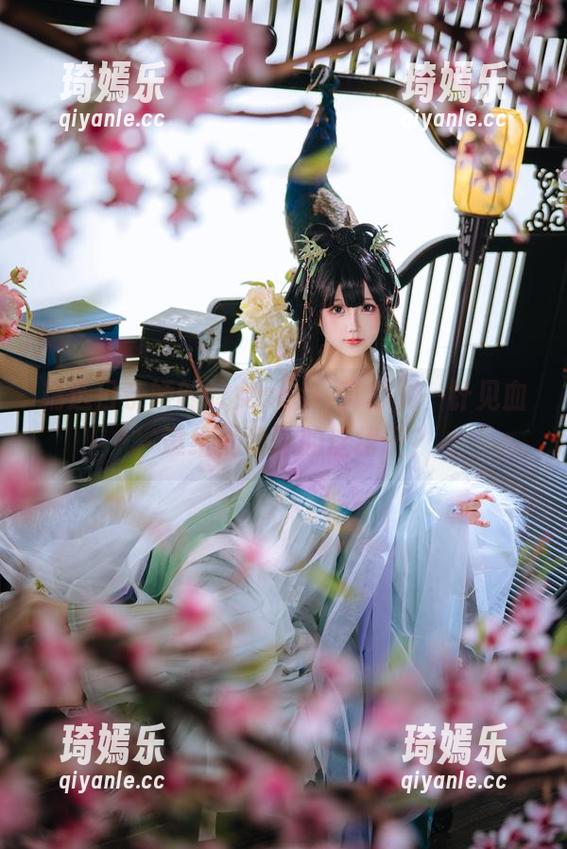 精选日奈娇的修女cos，真心，一针见血，谁给她设计的这裙子？