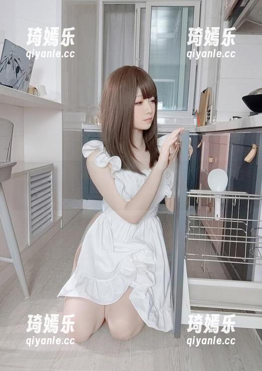 这组写真真叫人“朝雾爱”得不行！七七可爱到让人想转圈圈