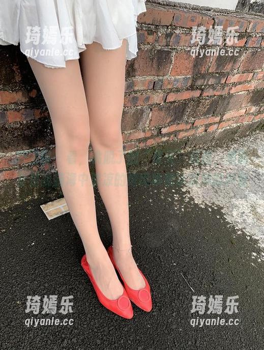 微密圈 - 看，桃脱了的“夏天”资源，里面全是我脑海中清凉的烤肉串和冰淇淋的声音。