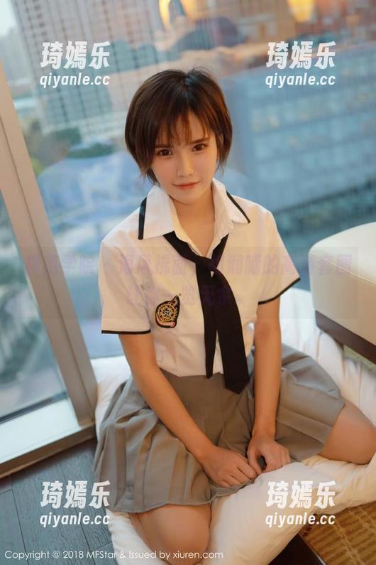 模范学院 - 海风拂面，胡润曦的高清套图让你一览无余。