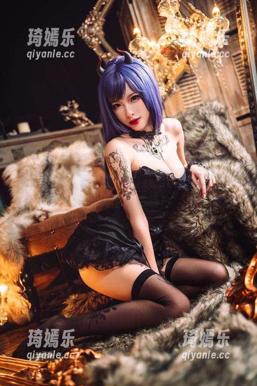清水由乃 高清套图来啦,清水由乃把暗黑风纪的极致玩得真不错!
