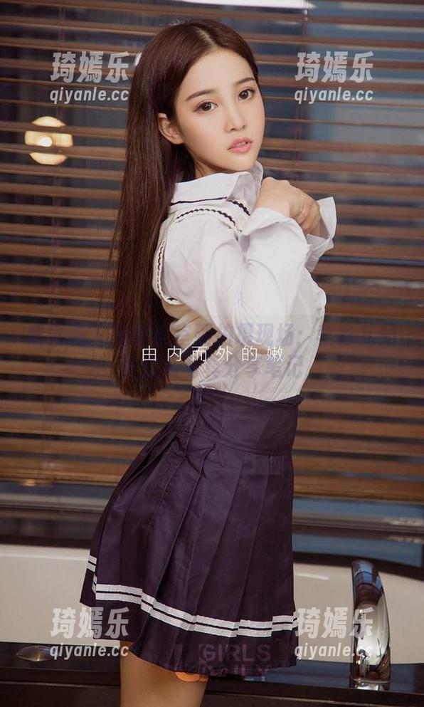 爱尤物 - 从会议室到拍摄现场：李宓儿的职业装写真分享笔记