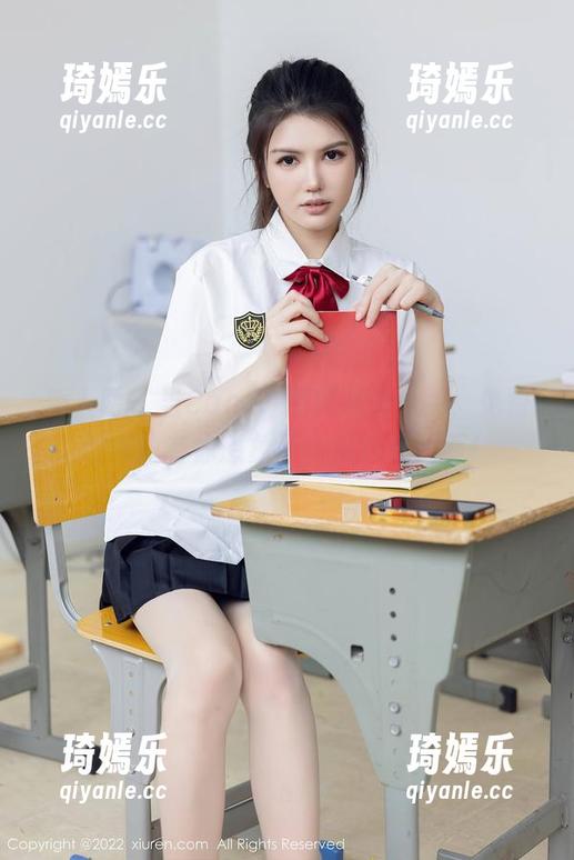 秀人网 - 当Candy糖糖遇到少女，免费合集里有你想象不到的甜美画面！