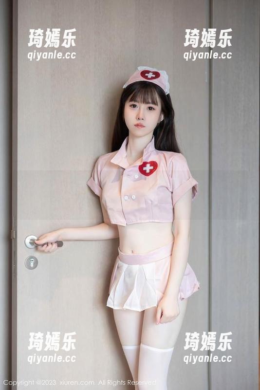 秀人网 - 娜比的写真：她是御姐，所有人都要给她打call！