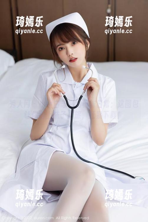 秀人网-小小白思宜 秀人网 - 小小白思宜的棉袜日常:这图包让你踏上袜子之旅,赶紧下载!