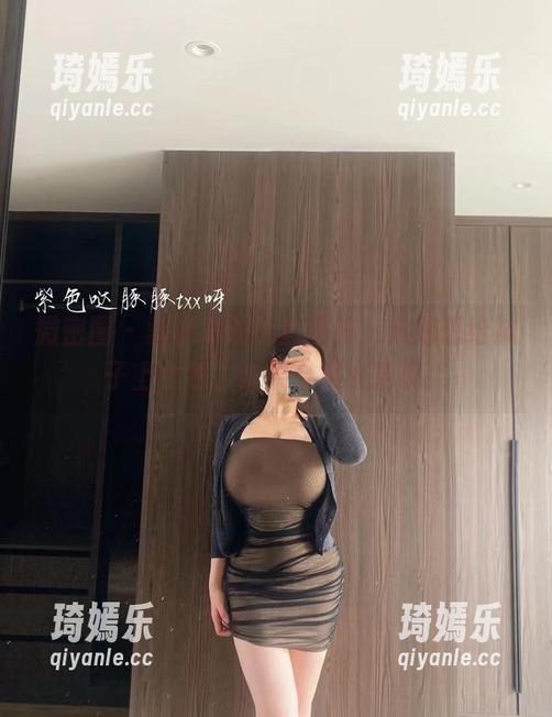 微密圈 - 童小芯的白丝图包，只是想给袜子上个色，结果合集太抢镜！