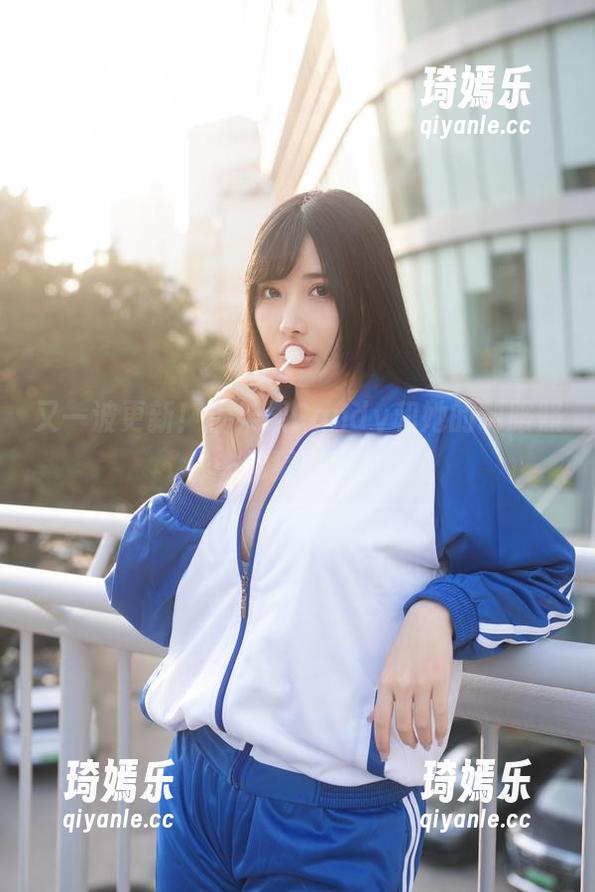 又一波更新！糖果果Candy和她的制服照…你猜到吗？