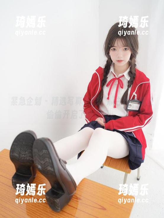 紧急企划 - 精选写真小恩：厚白丝，像是偷偷开启了新篇章。