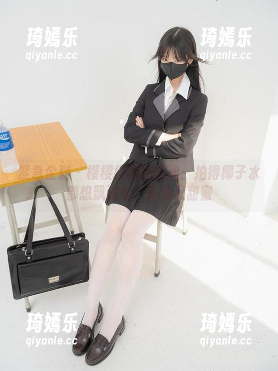 紧急企划 - 樱樱樱可的白裙：拍得椰子水都想飘过来，高清又甜蜜