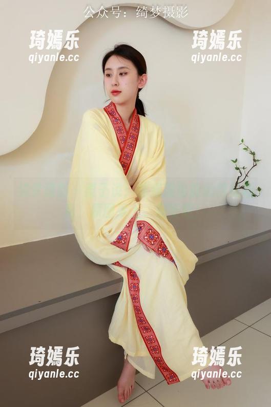 绮梦摄影 - 栗子说：体操服也能玩得很精彩，原图奉上，别眨眼！