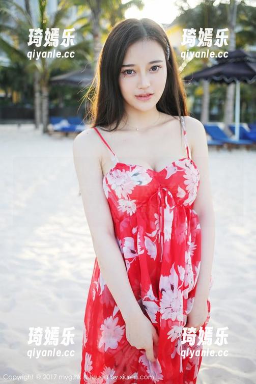 美媛馆 - 子纯儿Annie的短裙美图，没人在意裙子，大家都盯着这完美的腿，好像我干脆别买短裙了…