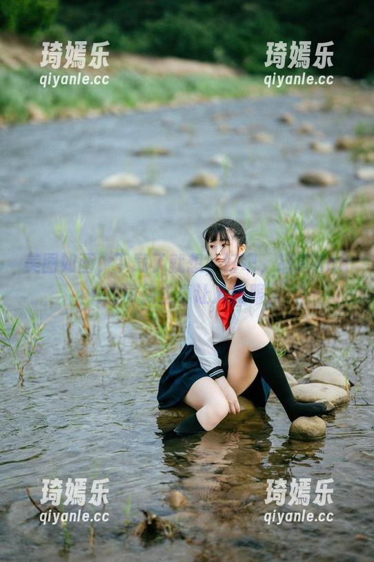 美图如画，下载了就想，好吧，落落Raku的同级生真让人佩服。