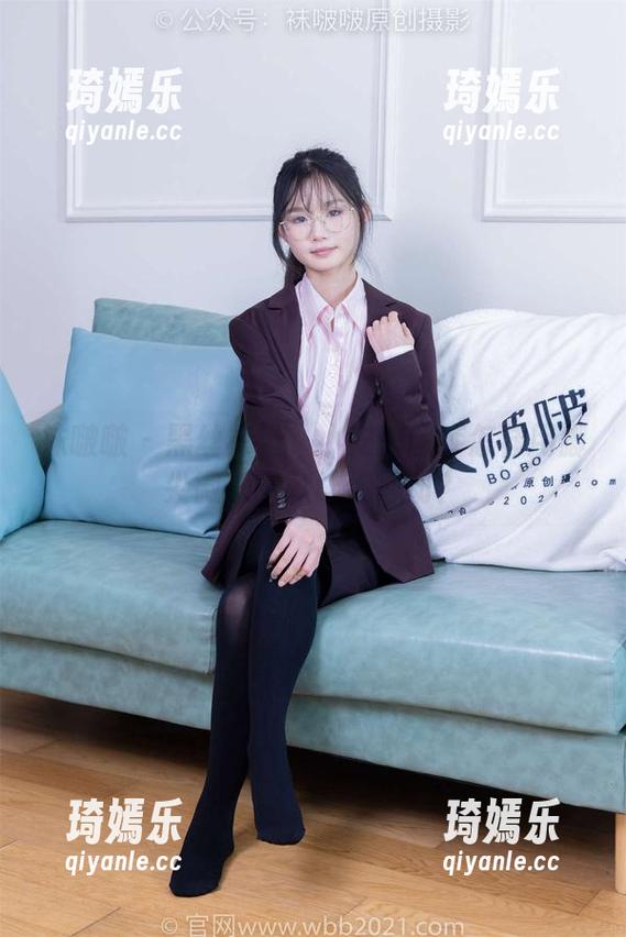 袜啵啵 - 黑丝笔记：小安的图库怎样用脚尖微加固款让你心动？