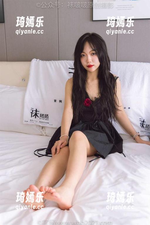 袜啵啵 - 小甜豆的在线温柔图集，让人血压升高又不自觉地想再看一遍