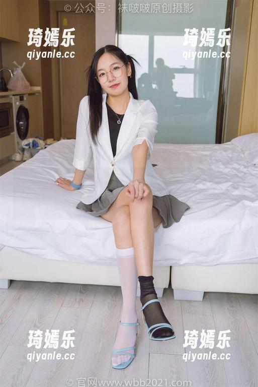袜啵啵 - 戴上水手帽，苏苏的“捉弄”形象，值得下载这张图片来玩玩！
