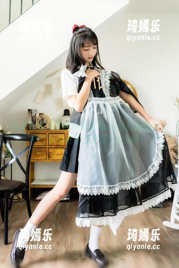 谁说下载了西呱呀呀呀的LO裙就能秒变女神？试试在镜子前摆Pose吧！