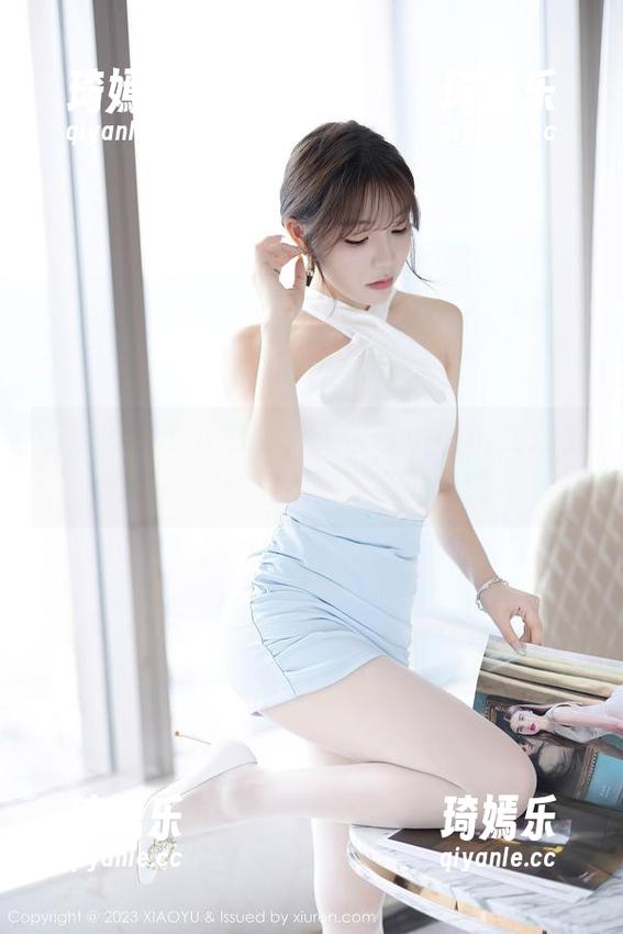 语画界 - 女仆装扮，王馨瑶yanni在无圣光的界限中又找到了新的自我。