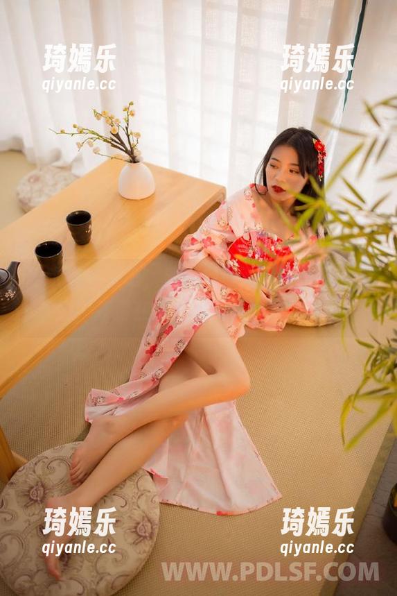 轰趴猫 - 来吧，别犹豫！下载陈雅漫的美脚，高清在手，好东西不怕分享。