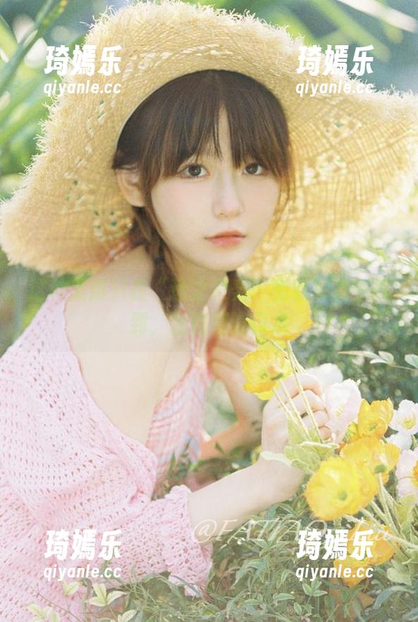 这种美脚只在“迷之呆梨”免费写真中找到，注意别流口水