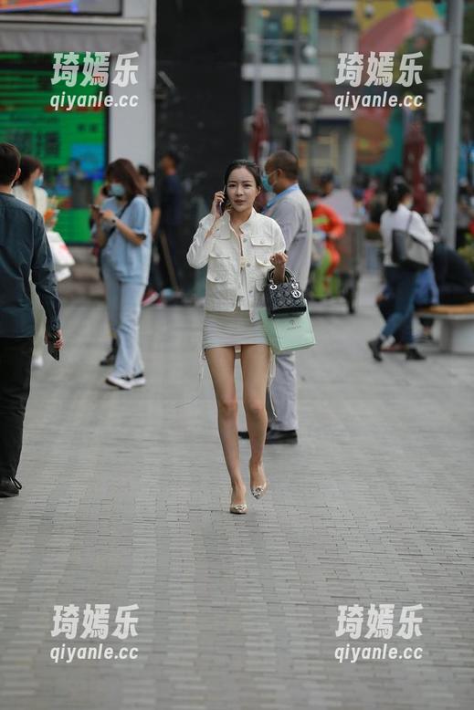 魔镜街拍：空姐的日常，随便一张图片都是飞机风